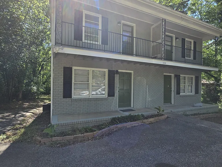 320 Vine St #2 — Photo 1