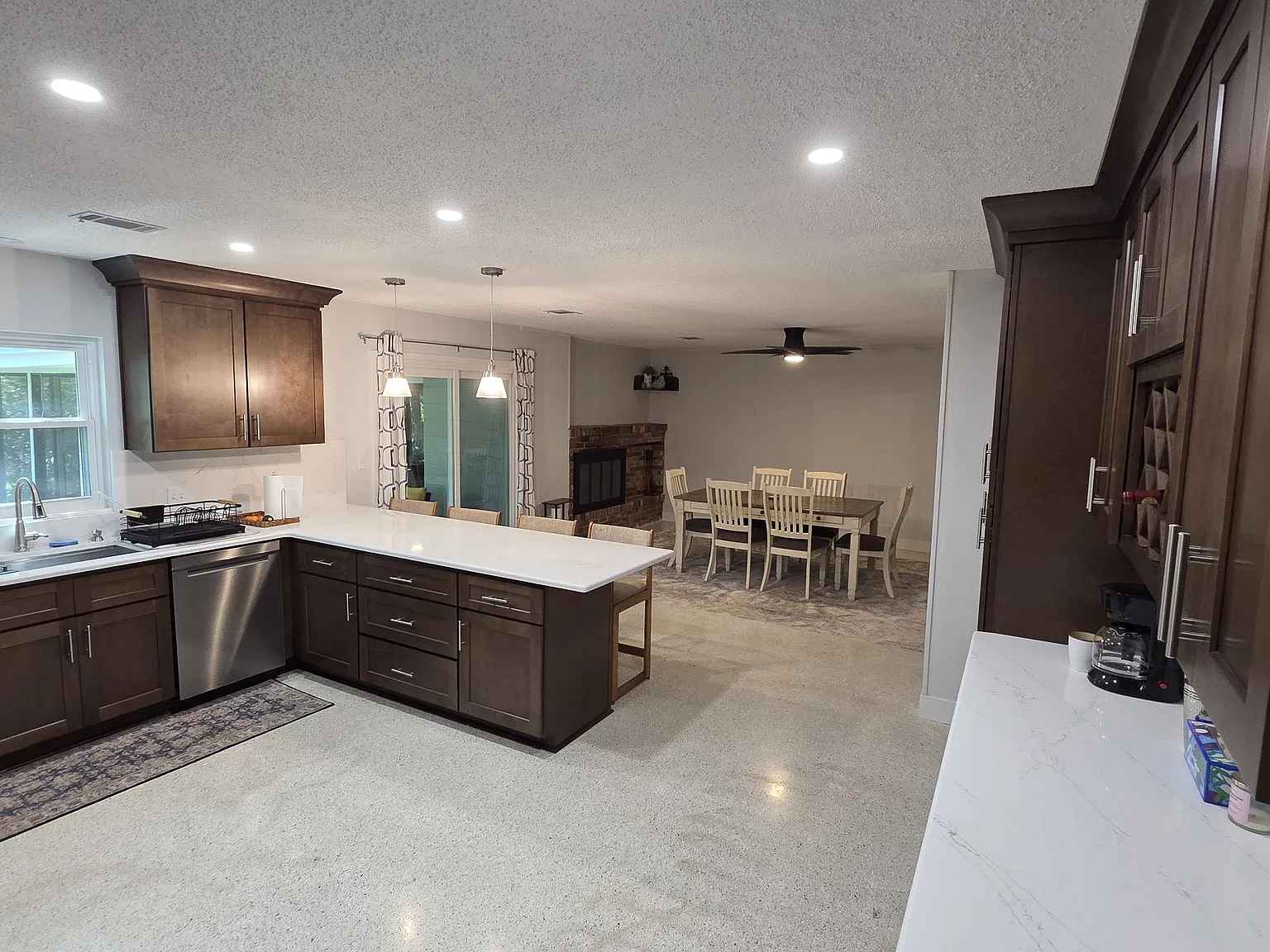 4 bed, 1902 sqft, $3,100 — Photo 4