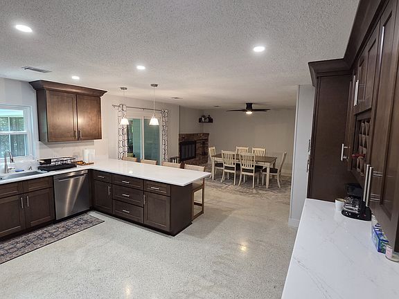 4th image of 307 NW 91st St