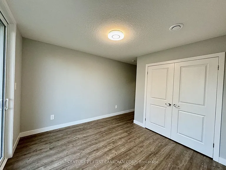 349 Southdale Rd E #26 — Photo 5