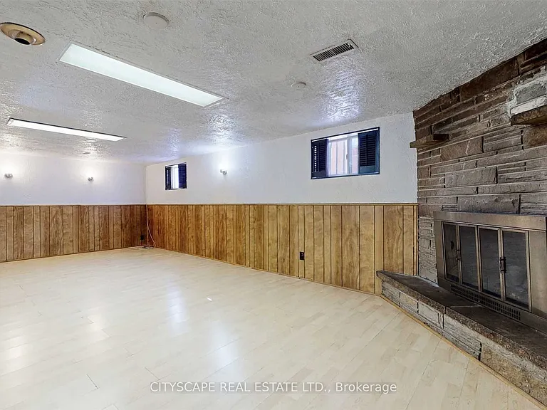 14 Beacon Rd — Photo 3