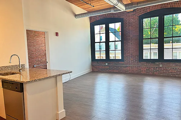 2 bed, 2.0 bath, 918 sqft, $2,775 — Photo 2