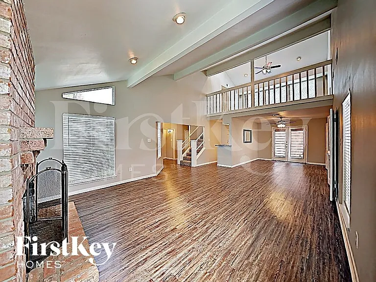 7451 Tunbury Ln — Photo 3