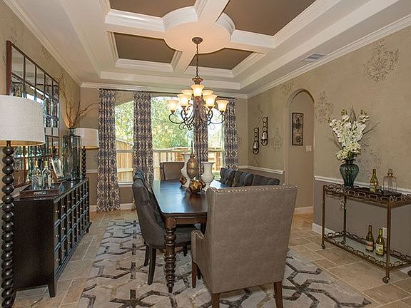 3rd image of 707 Majestic Shores Ln