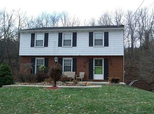 696 Pine Valley Dr, Pittsburgh, PA