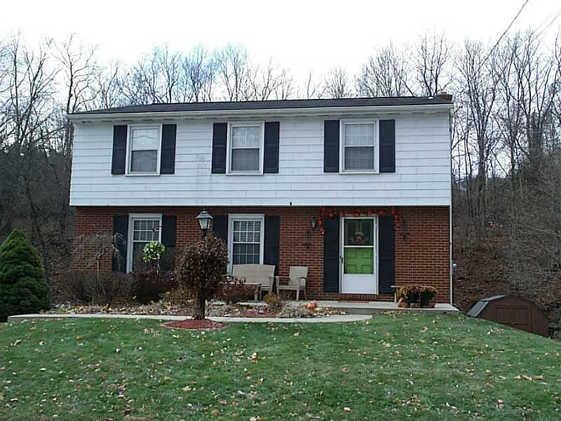 696 Pine Valley Dr photo 1