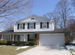 27160 Bradford Ln, Southfield, MI 48076