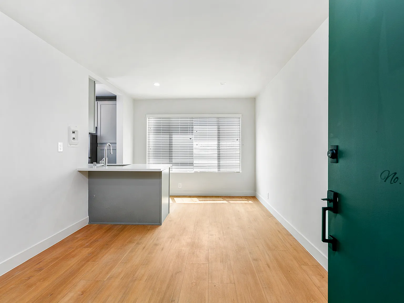 1 bed, $2,095 — Photo 3