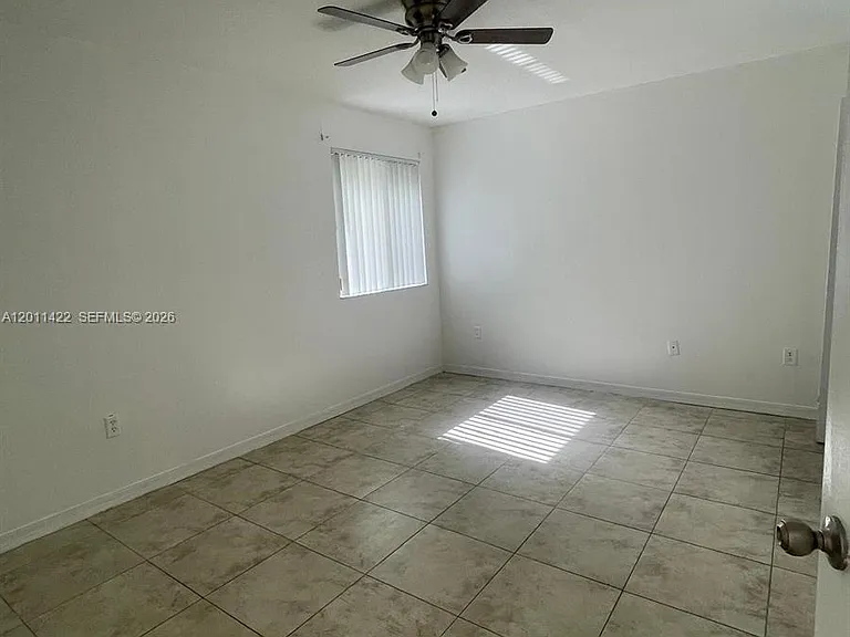 450 SE 30th Dr — Photo 12