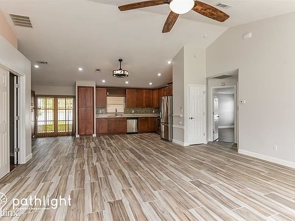 4th image of 1207 Demoiselle St