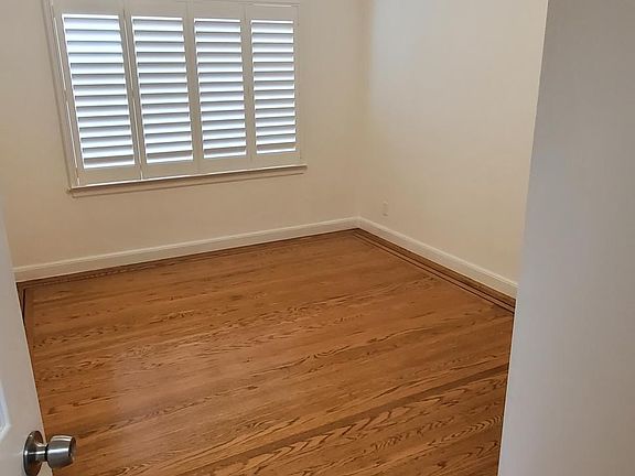 2nd image of 130 School St