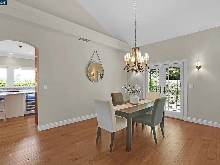 706 Endsliegh Ct — Photo 9