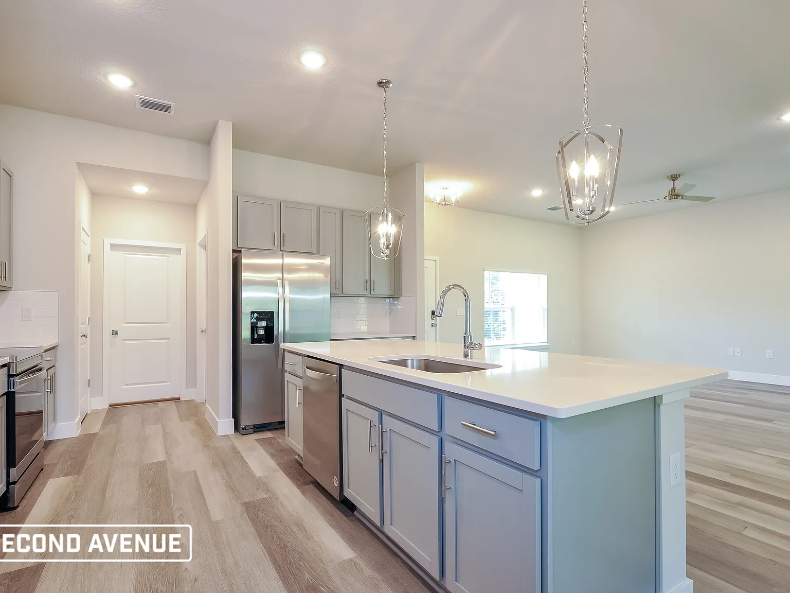 3 bed, 2.0 bath, 1721 sqft, $1,909 — Photo 2