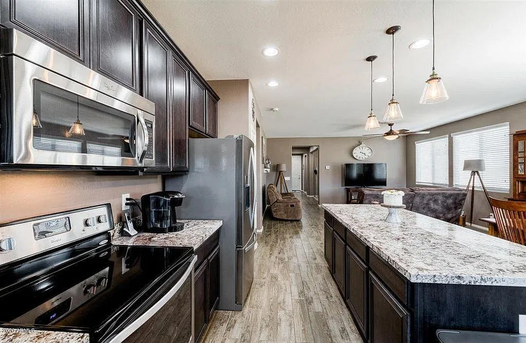 3231 E Russell St — Photo 4