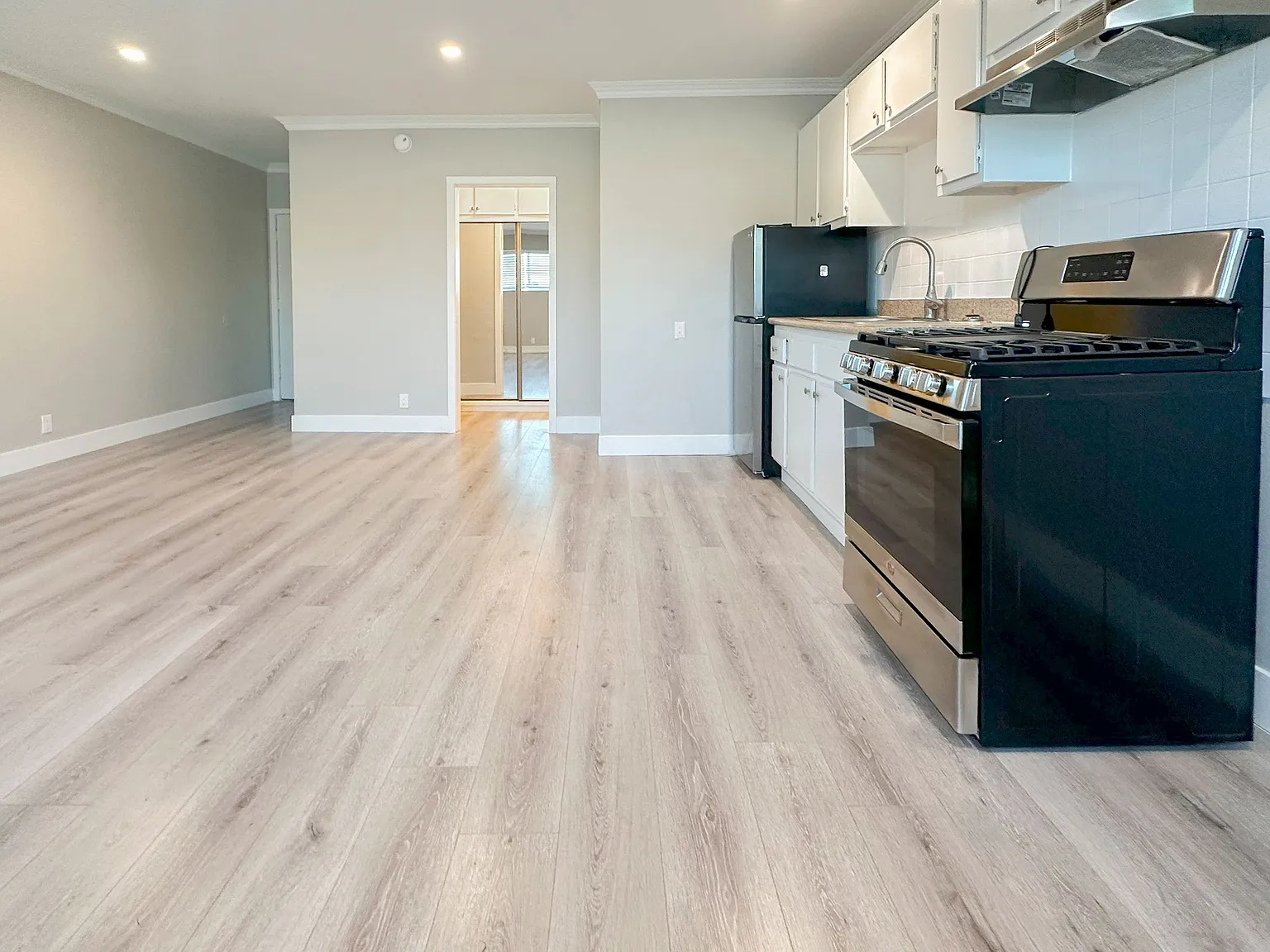 7364 Hollywood Blvd. Apartments — Photo 1