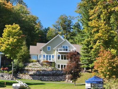 487 E Sawyer Blvd, Newaygo, MI, 49337