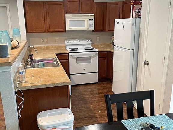 4th image of 5014 Summit Pass APT 1