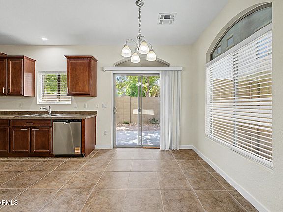 4th image of 2150 W ALAMEDA Road #1056