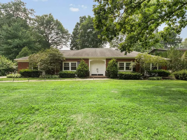 54579 Whispering Oak Dr, Mishawaka, IN 46545