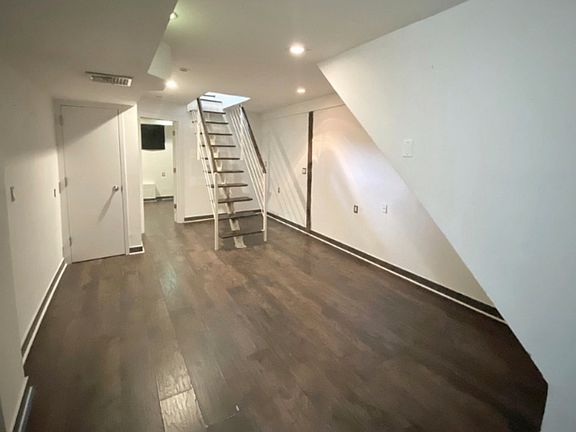 5th image of 872 Jefferson Ave #1RT