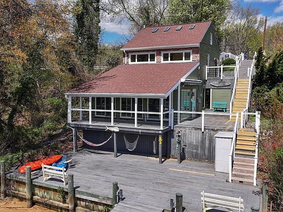 3rd image of 811 Long Cove Rd