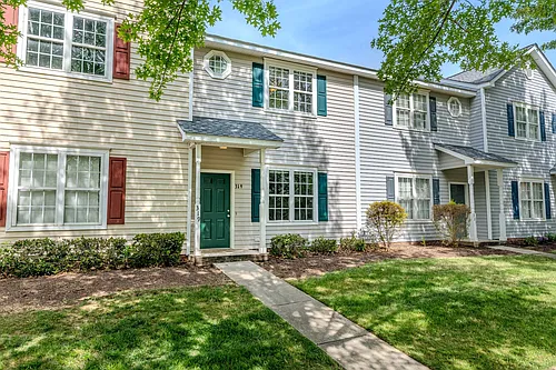 319 Commons Dr Photo 1