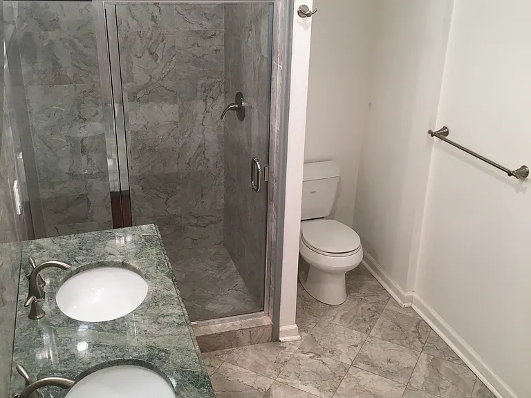 Bathroom w/ shower and jacuzzi tub