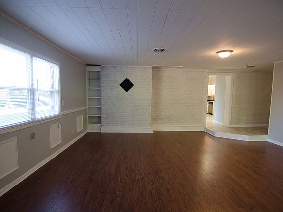 4th image of 340 Savoy Dr