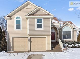 408 N Crest Dr, Raymore, MO 64083