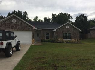 951 Redbud Ln, Bullard, TX 75757