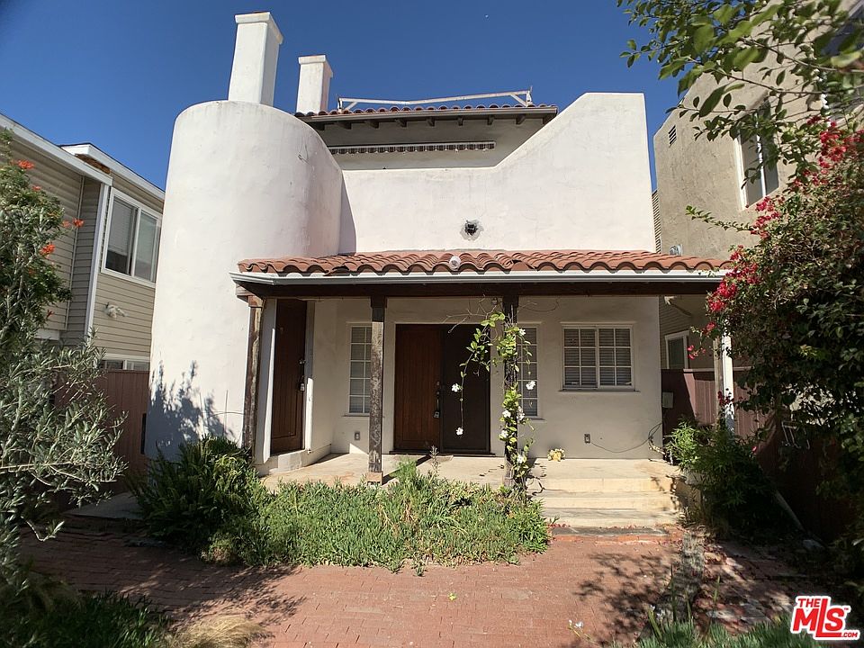 1st image of 111 Paloma Ave #113