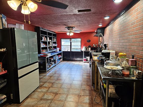 2nd image of 912 Maltas Ave