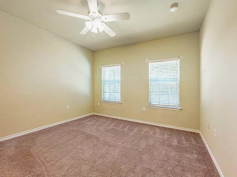 Pine Crest Apartments — Photo 24