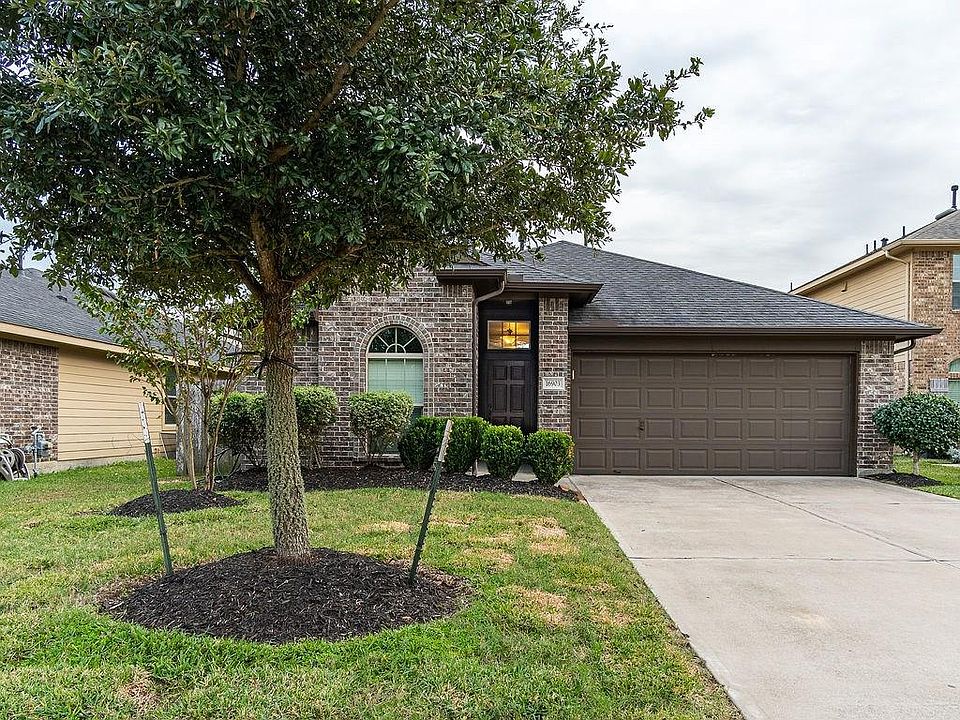 1st image of 16903 Savannah Park Dr