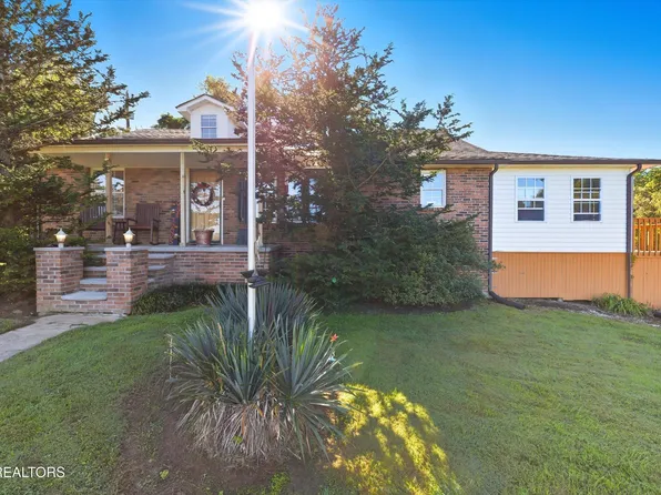 638 Carrie Cir, Strawberry Plains, TN 37871