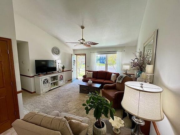 5th image of 2467 Beverly Hills Dr
