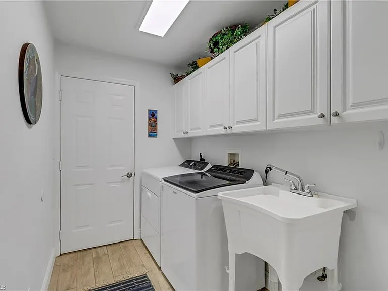 1106 Jardin Dr — Photo 25