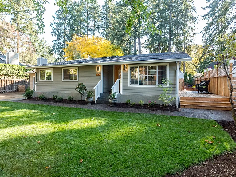 5262 Rosewood St — Photo 32