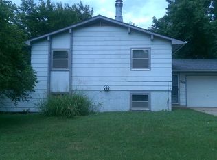 5128 SW 33rd St, Topeka, KS 66614