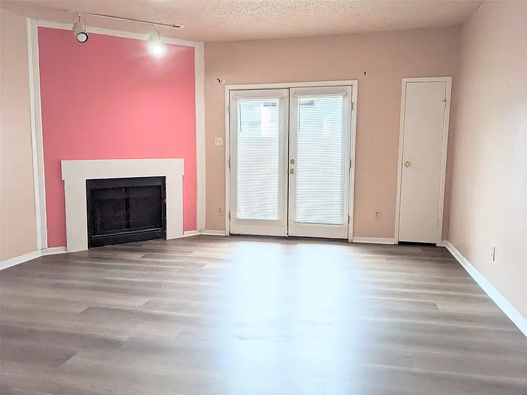 10855 Meadowglen Ln #702 — Photo 3