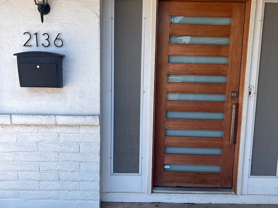 2136 E Carson Dr