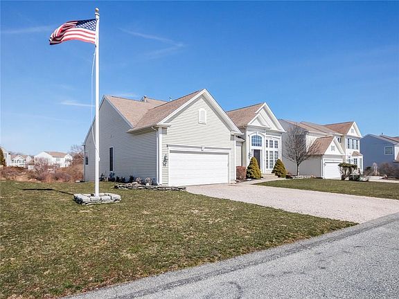 3rd image of 36 Schooner Cove Ln