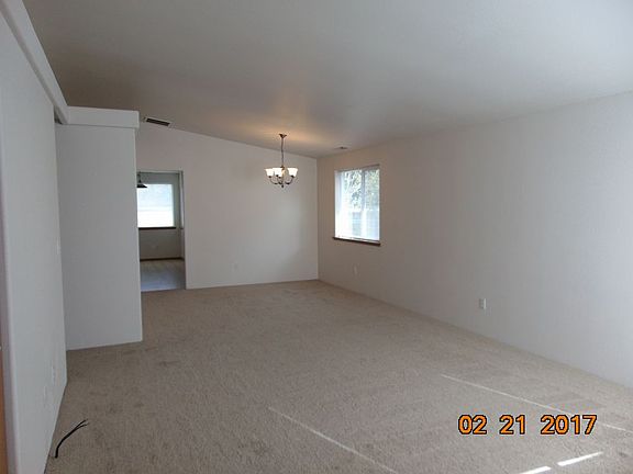 5th image of 754 Halvorsen St