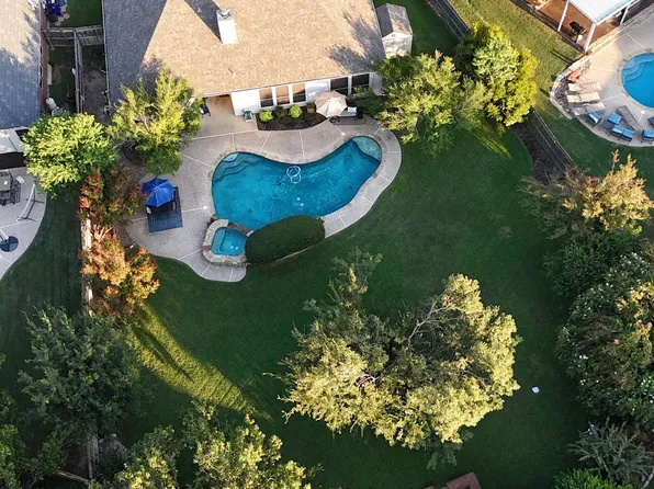 16 Adams Ct, Mansfield, TX 76063