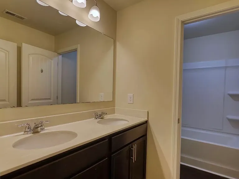 6571 Bluffview Dr — Photo 15