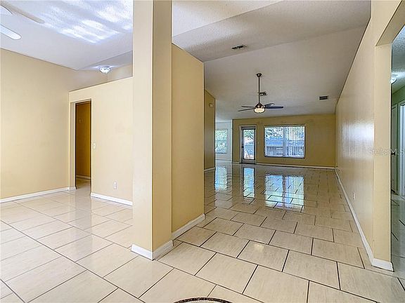 3rd image of 140 Pacific Ave