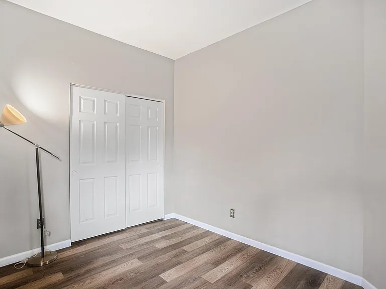 2 of 2 bedrooms with the lamps included
