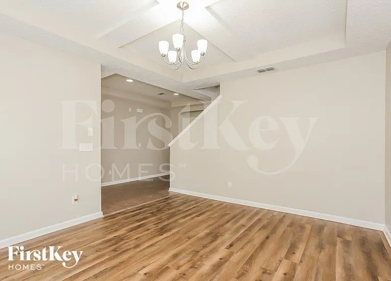 721 Reflection Cove Rd E — Photo 6