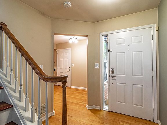5th image of 133 Pembroke Cir