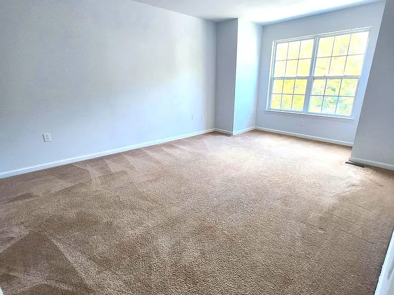 302 Hidden Dr — Photo 14